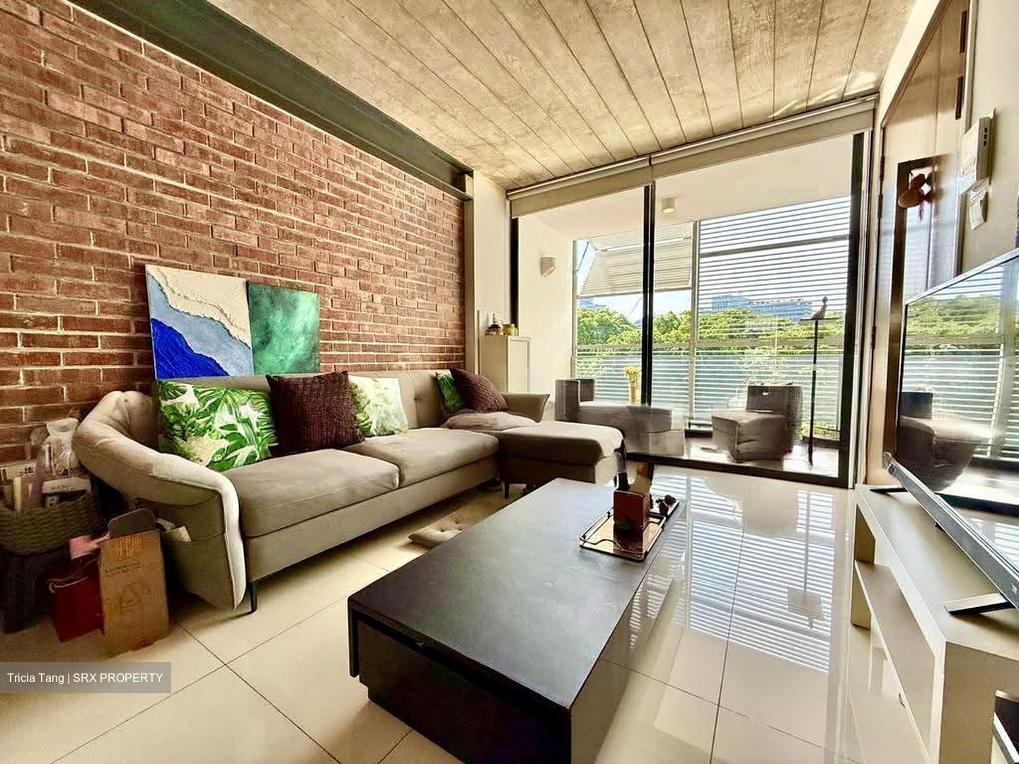 Two8one Studio (D9), Apartment #618907661